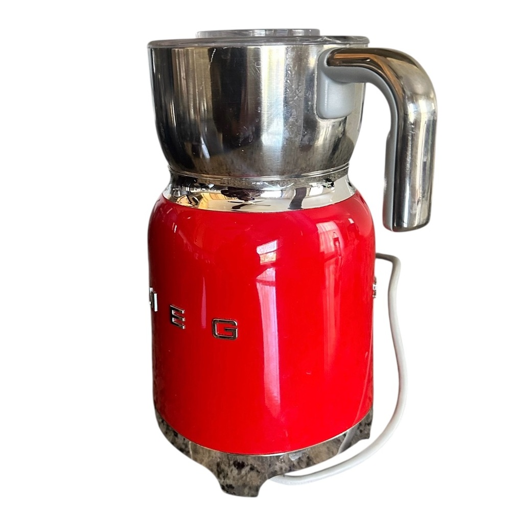 SMEG Red Retro Milk Frother - Picture 2 of 4